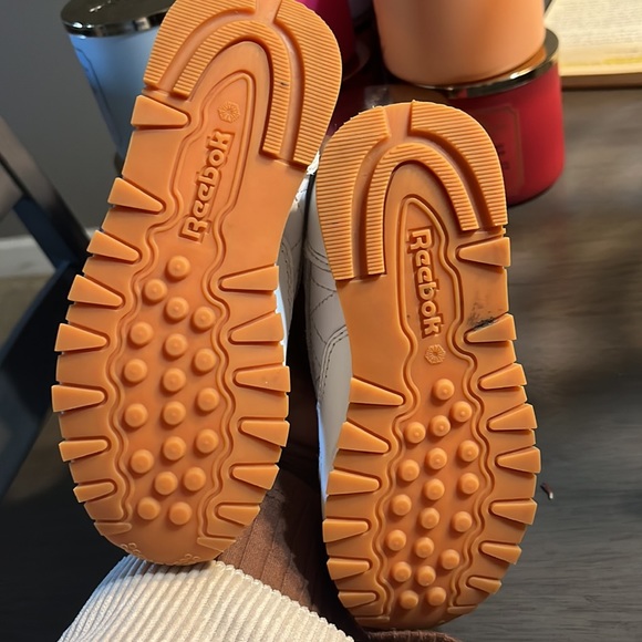 Boys size 10 Reebok Classic - Picture 4 of 4